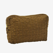 Laden Sie das Bild in den Galerie-Viewer, Gesteppte Waschtasche 30x8x20cm, Tobacco