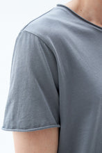 Laden Sie das Bild in den Galerie-Viewer, Rollkragen-T-Shirt Rauchgrün