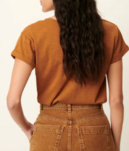 Laden Sie das Bild in den Galerie-Viewer, ALBANO T-shirt, Amber Brown