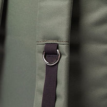 Laden Sie das Bild in den Galerie-Viewer, BERNT Rucksack Multi Kleegrün