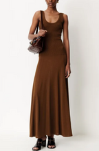 Laden Sie das Bild in den Galerie-Viewer, DESNA Dress, Baobab