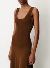 Laden Sie das Bild in den Galerie-Viewer, DESNA Dress, Baobab