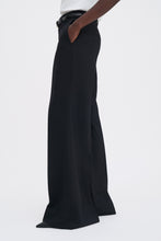 Laden Sie das Bild in den Galerie-Viewer, Dionne Flare Hose, Schwarz