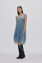 Laden Sie das Bild in den Galerie-Viewer, GHITA Rüschen-Tüllkleid, Dusty Blue