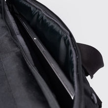 Laden Sie das Bild in den Galerie-Viewer, GO 3-Wege-Tasche M Schwarz