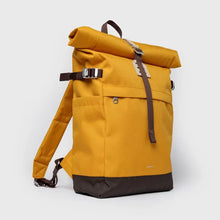 Laden Sie das Bild in den Galerie-Viewer, ICON Rolltop Rucksack M Goldgelb