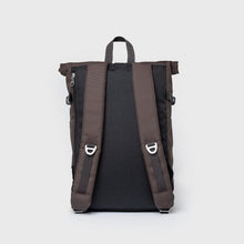 Laden Sie das Bild in den Galerie-Viewer, ICON Rolltop Rucksack M, Braun