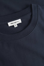 Laden Sie das Bild in den Galerie-Viewer, Johannes Logo Print T-Shirt Dunkelblau
