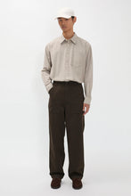 Laden Sie das Bild in den Galerie-Viewer, Kvitfjell Relaxed Cotton Wool Herringbone Hose, Delicioso Brown
