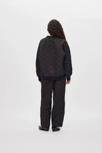 Laden Sie das Bild in den Galerie-Viewer, PADME Tech quilt top, Black