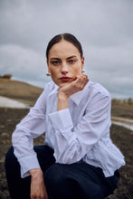 Load image into Gallery viewer, PLEAT shirt, White