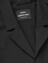 Laden Sie das Bild in den Galerie-Viewer, Rosas August Blazer Schwarz