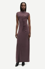 Laden Sie das Bild in den Galerie-Viewer, Kleid Saandressa 15641, Fudge