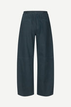 Laden Sie das Bild in den Galerie-Viewer, Saroko trousers 15645, Washed Salute