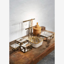 Load image into Gallery viewer, Seagrass basket with lid, Yellow
