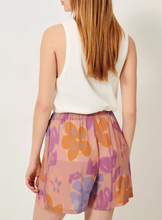 Laden Sie das Bild in den Galerie-Viewer, SILVEIRA Shorts Sunset Utama