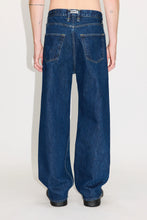 Laden Sie das Bild in den Galerie-Viewer, Skew Twisted Barrel Jeans Dunkle Indigo-Waschung