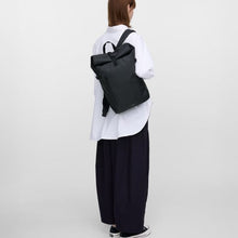 Load image into Gallery viewer, STREAM Slim Rolltop backpack M, Black