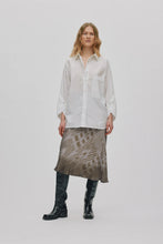 Load image into Gallery viewer, SUSAN Poplin twist cuff shirt, White
