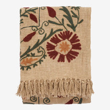 Laden Sie das Bild in den Galerie-Viewer, Suzani embroidered throw 130x180, Sand/ruby wine
