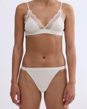 Load image into Gallery viewer, WILD ROSE Comfortable lace briefs, White