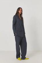 Laden Sie das Bild in den Galerie-Viewer, Carly Aviatorhose Dusty Navy

