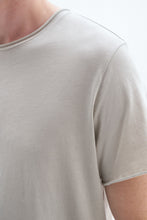 Laden Sie das Bild in den Galerie-Viewer, Rollkragenshirt Hell Salbei
