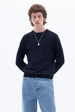 Laden Sie das Bild in den Galerie-Viewer, Baumwoll-Merino-Pullover Marineblau
