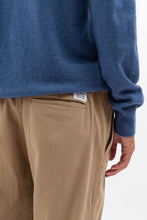 Laden Sie das Bild in den Galerie-Viewer, Ezra Relaxed Organic Stretch Twill Hose Utility Khaki
