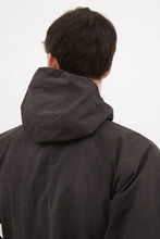 Load image into Gallery viewer, Herluf Wave Dye Nylon Windbreaker Black
