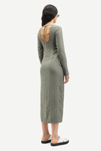 Laden Sie das Bild in den Galerie-Viewer, Saisabel Kleid 15158 Dusty Olive
