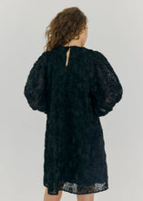 Laden Sie das Bild in den Galerie-Viewer, Rosekleid Schwarz
