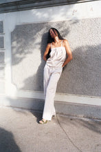 Laden Sie das Bild in den Galerie-Viewer, PANTSY Drapierhose Oyster
