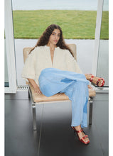 Laden Sie das Bild in den Galerie-Viewer, ALICE Zottelstrickjacke, Off-White
