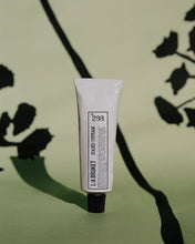 Laden Sie das Bild in den Galerie-Viewer, 288 Handcreme 30 ml Angelika

