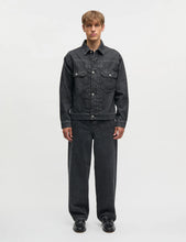 Laden Sie das Bild in den Galerie-Viewer, Arizona Schwarze Jeansjacke, Black Grey Stone Wash
