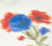 Load image into Gallery viewer, Ida Blurry Flower T-shirt
