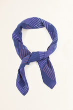 Load image into Gallery viewer, SCARVI Scarf, Bloo Honesti
