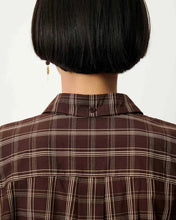 Laden Sie das Bild in den Galerie-Viewer, BOOKLYN Shirt, Mokalatte
