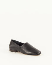 Load image into Gallery viewer, CEZA Slippers, Black Leather
