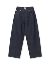 Laden Sie das Bild in den Galerie-Viewer, Cosy Denim Christel Jeans, Rinse

