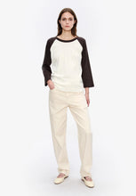 Laden Sie das Bild in den Galerie-Viewer, Clara Top, beige/marron
