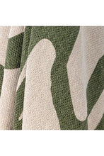 Load image into Gallery viewer, Dalmine Throw, Green
