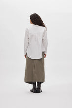 Laden Sie das Bild in den Galerie-Viewer, DJANA Poplin side gather shirt, Clay
