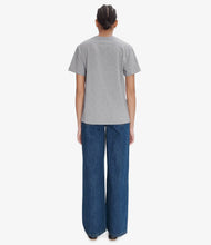 Laden Sie das Bild in den Galerie-Viewer, ELISABETH Jeans Stonewashed Indigo
