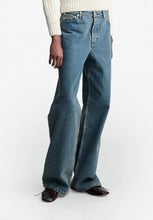 Load image into Gallery viewer, Elisabeth jeans, Faded Indigo
