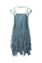 Laden Sie das Bild in den Galerie-Viewer, GHITA Rüschen-Tüllkleid, Dusty Blue
