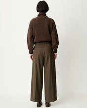 Laden Sie das Bild in den Galerie-Viewer, HOJIKI Trousers, Lichen
