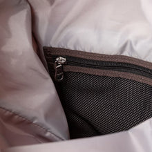 Laden Sie das Bild in den Galerie-Viewer, ICON Rolltop Rucksack M Goldgelb
