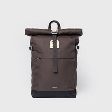 Laden Sie das Bild in den Galerie-Viewer, ICON Rolltop Rucksack M, Braun
